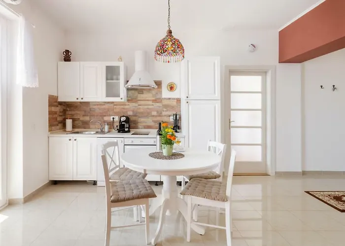 Apartment On The Coast-jere *